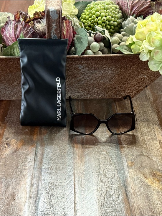 Karl Lagerfeld Accessories - Karl Lagerfeld KL6208S Oversized Square Sunglasses Gradient Lens w/Case NWOT